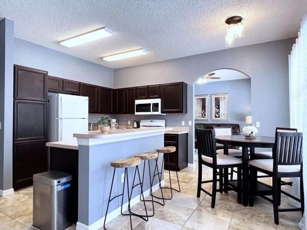 Lovely 4 Bed 3 Bath Pool Home With Spa-5330cvl 4 Bedroom Home by RedAwning