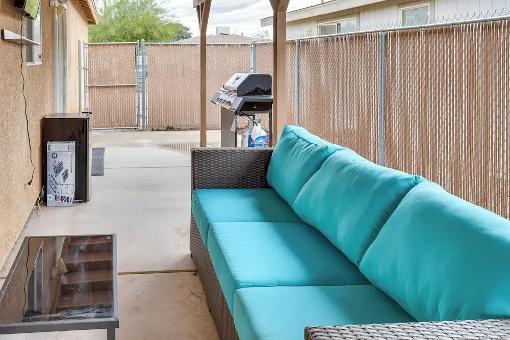 Fire Pit + Covered Patio: Bullhead City Escape!
