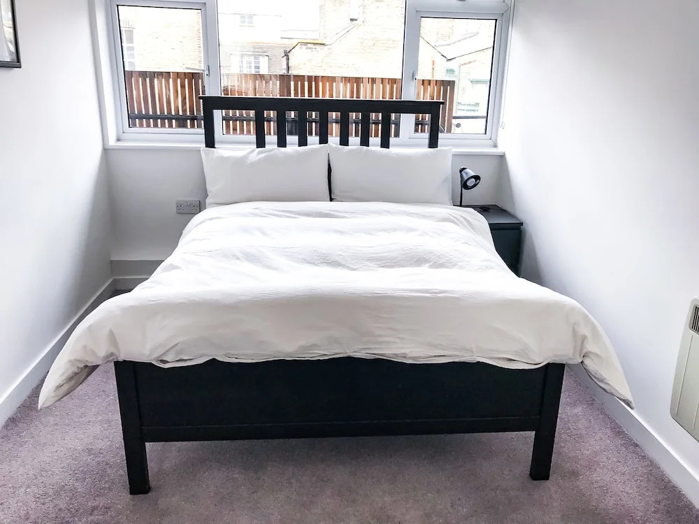 Entire 2 Bedroom Flat Next to Kings College