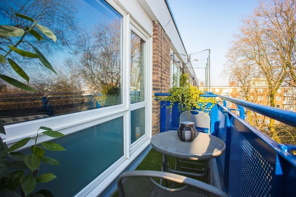 Quirky Urban Flat with Impressive Panoramic Views