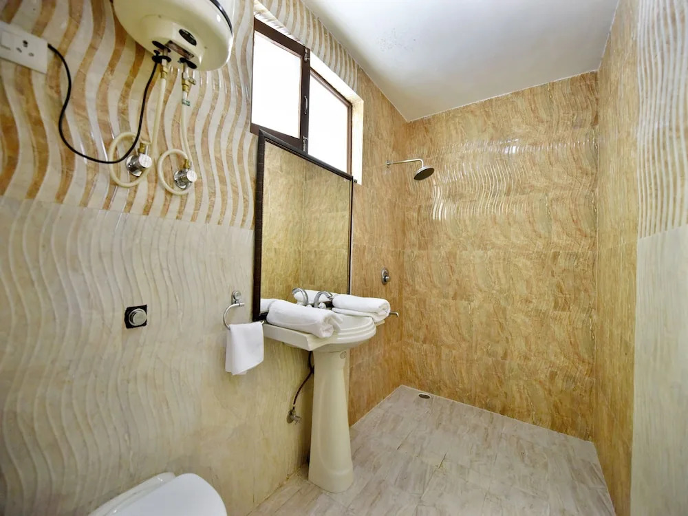 OYO 11645 Hotel Japika Inn