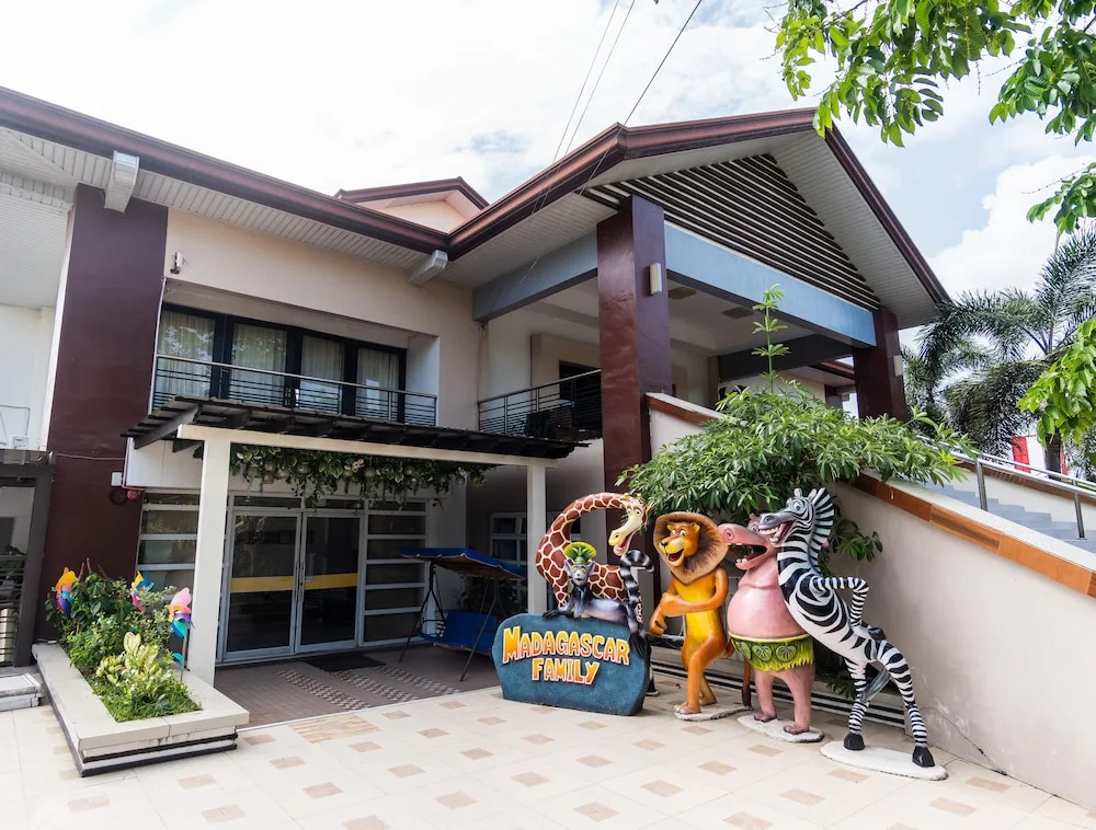 Quezon Premier Hotel Candelaria