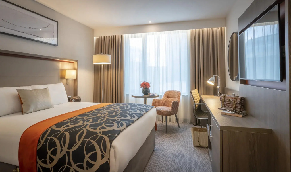 Отель Clayton Hotel Charlemont