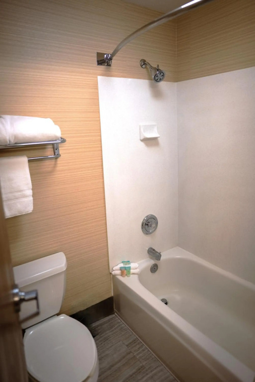 Crystal Inn Hotel & Suites - Midvalley