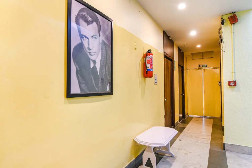 FabHotel Aayash - Nr City Center Metro Station
