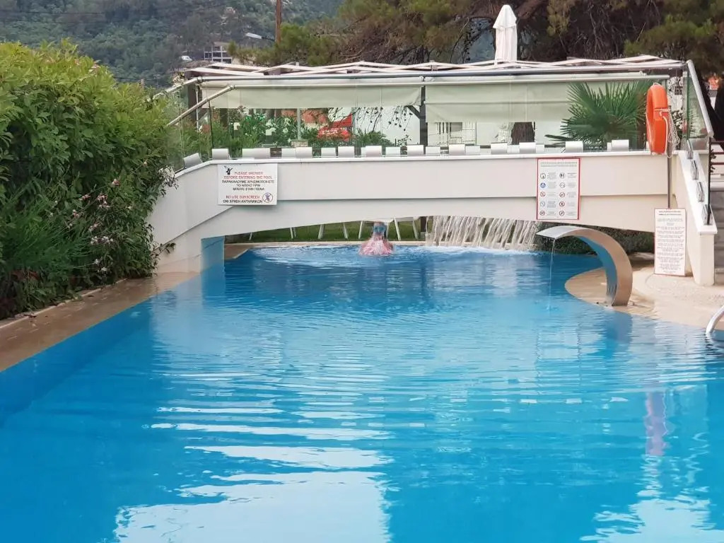 Hatzoudis Luxury Suites