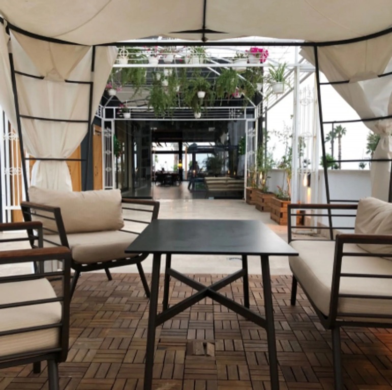 ONLY ONE Suites&Residence
