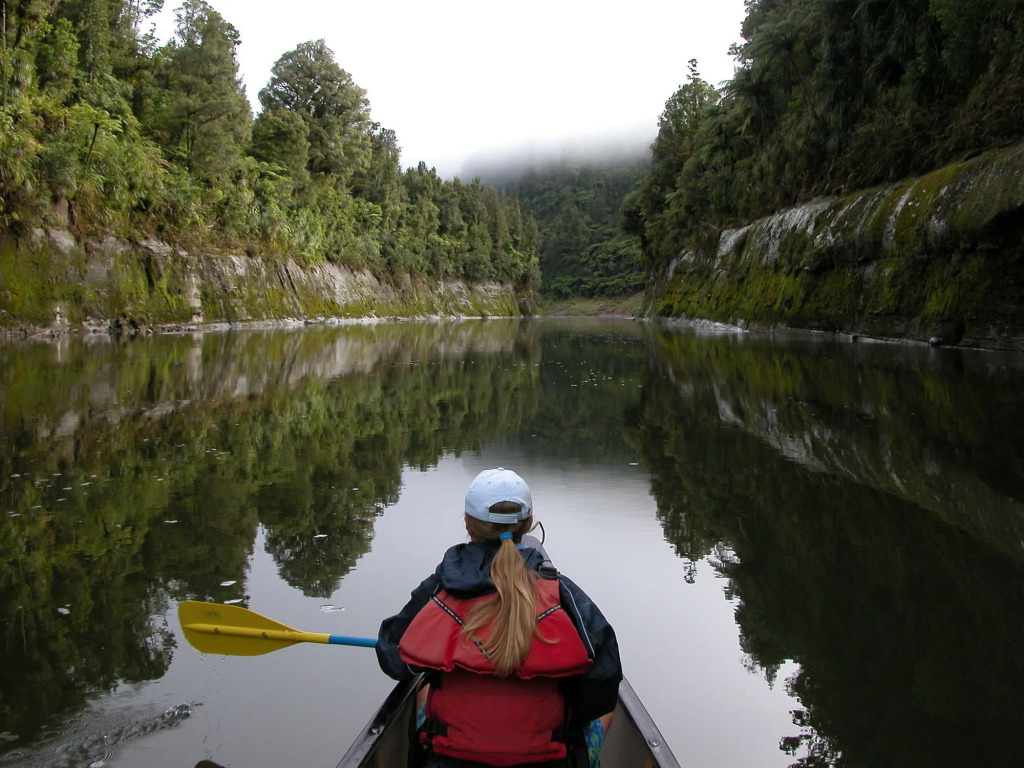 Canoe Safaris Lodge