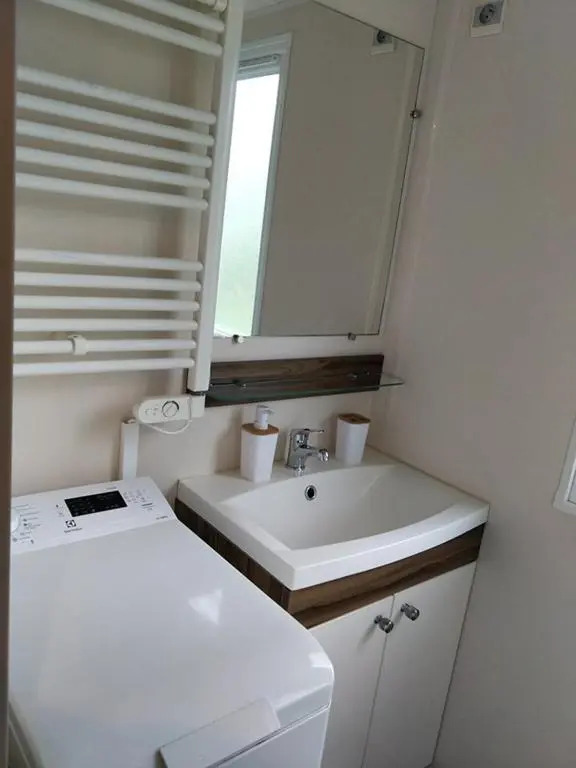 Mobil-home 42, proche animations