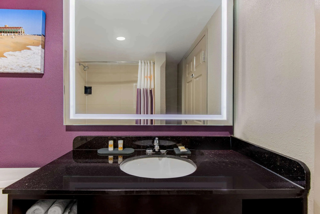La Quinta Inn by Wyndham West Long Branch NJ Shore Area