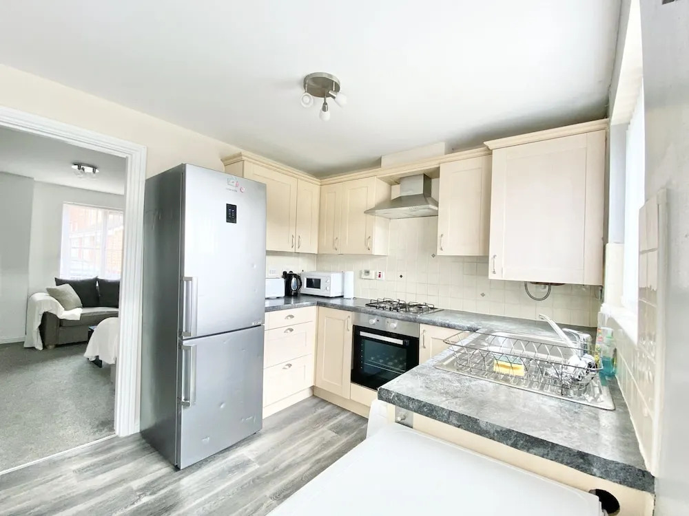 Ammaculate 3 Bedroom Property Near Caltic Manor