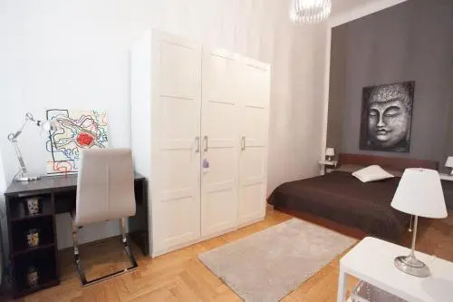 Royal Center Apartment