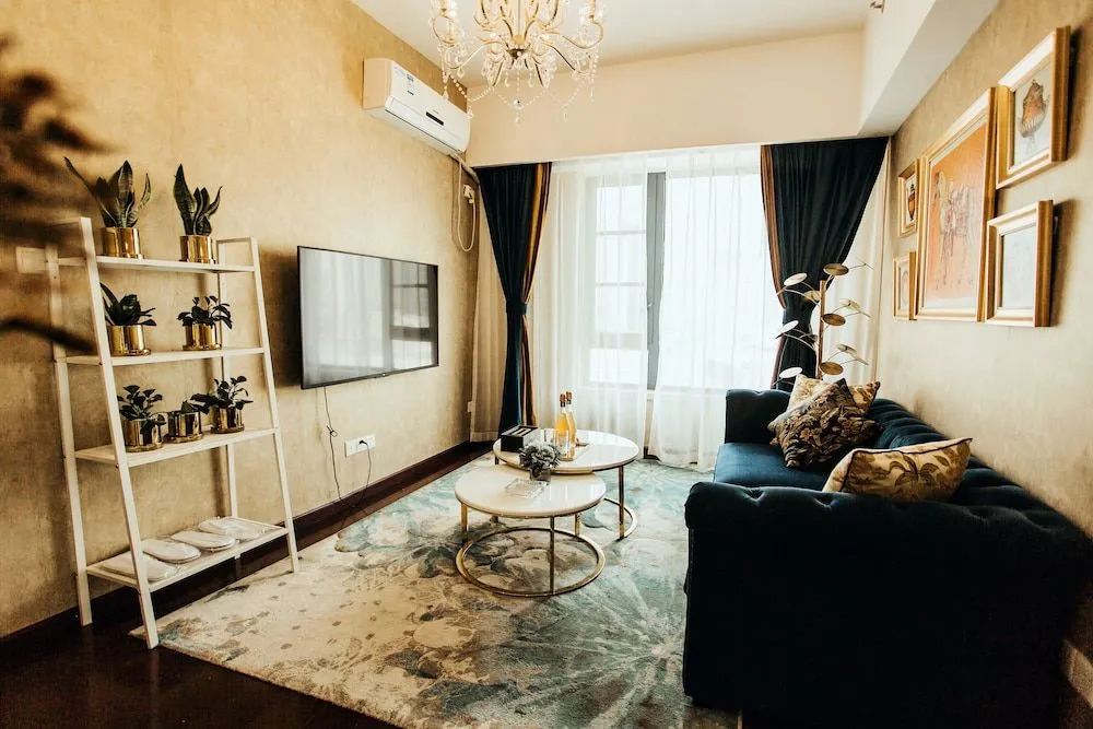 Carol Service Apartment