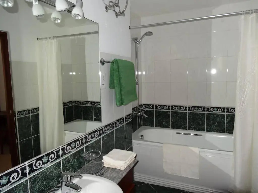 Hedges Court Residencies Town Hall- 2 Bed Room Apartment