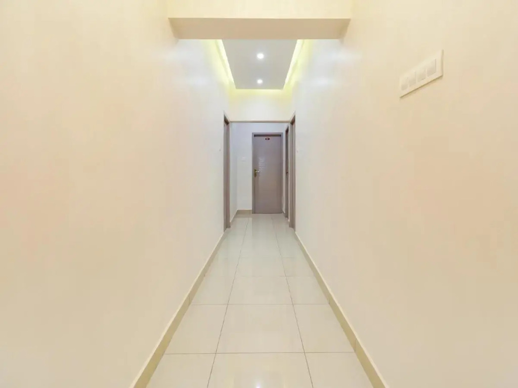 FabHotel Chakkra Residency