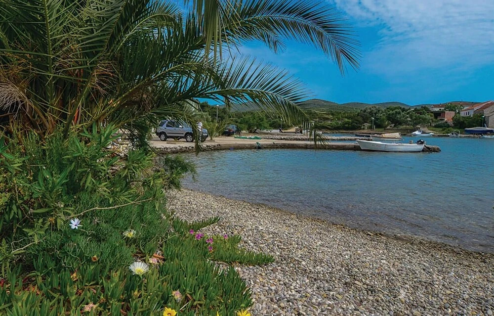 Stunning Home in Loviste With Wifi and 3 Bedrooms