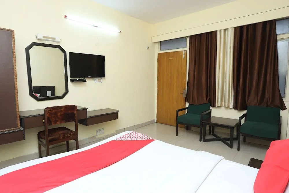 OYO 44364 Hotel Gaurab