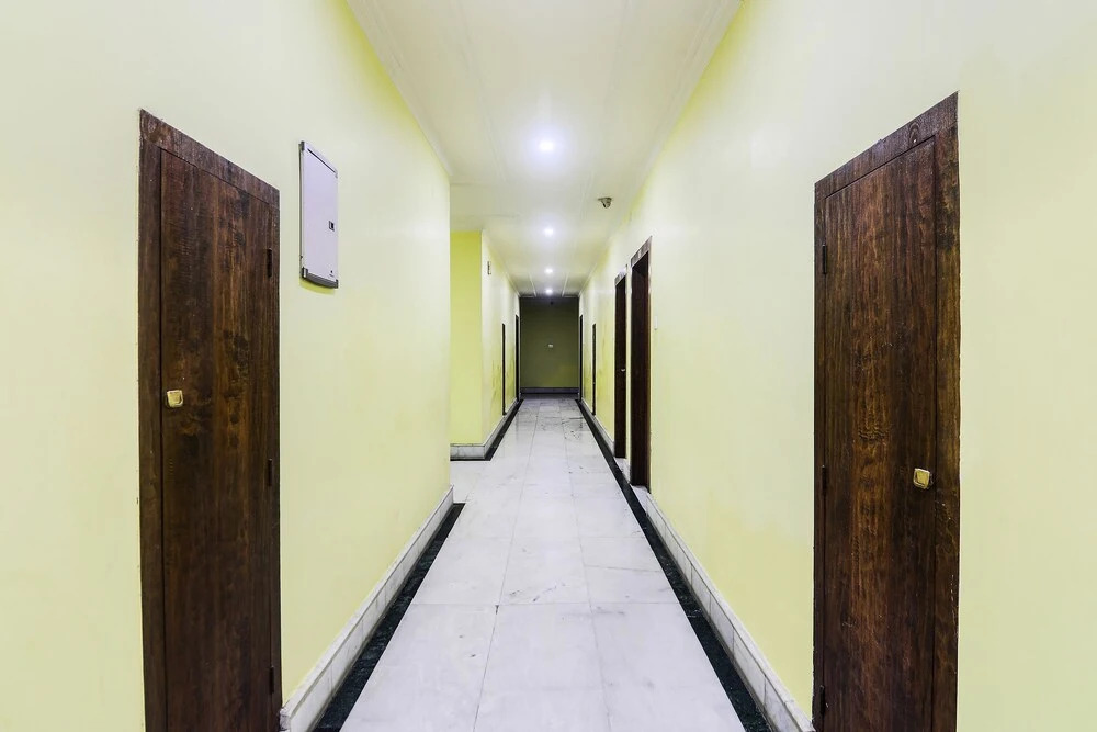 OYO 27675 Hotel Am Palace