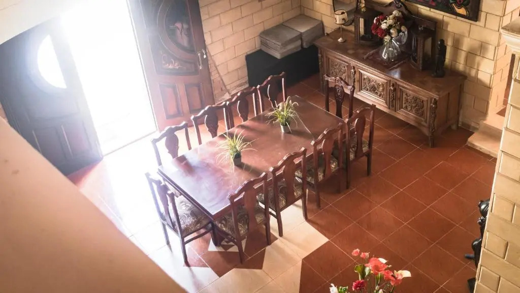 Yellow Family Villa - Private Pool - AC- 5 Min Walk to Beach