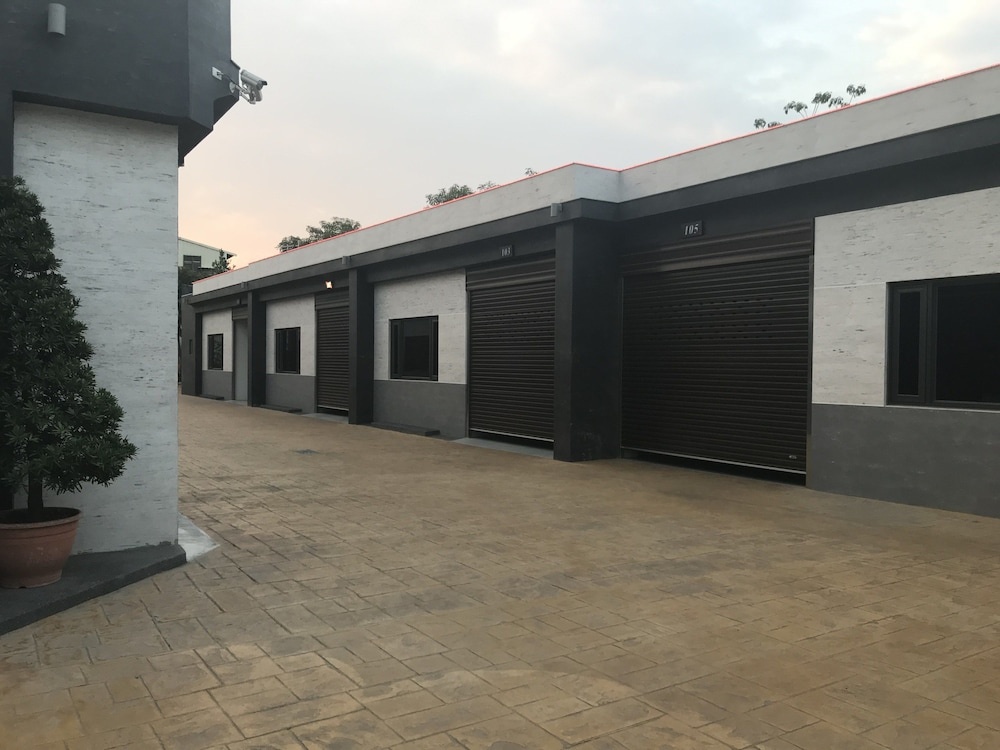 Yinxiang Xihu Motel