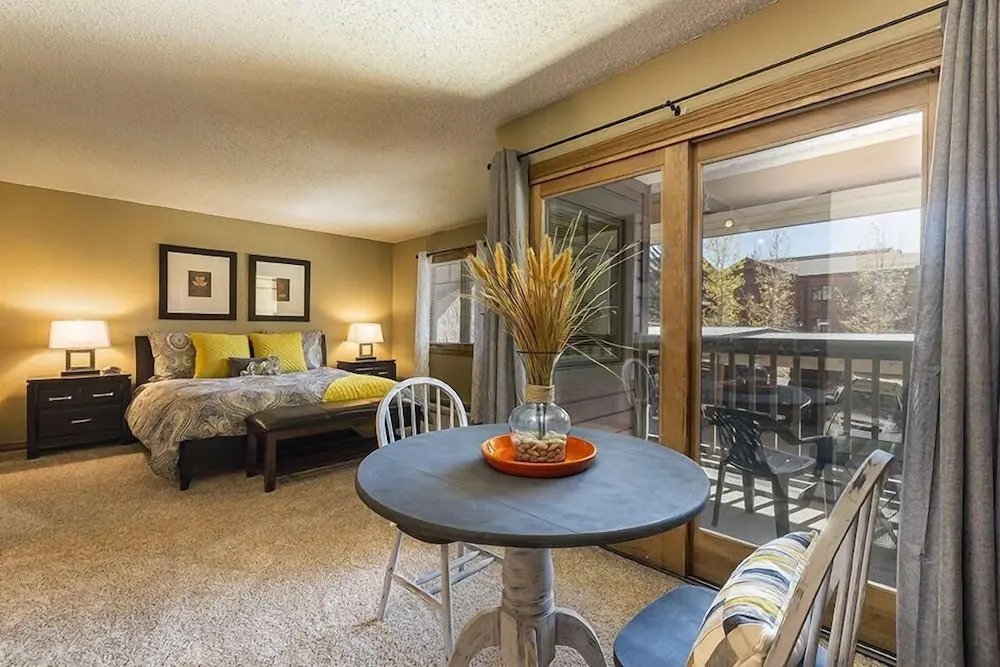 Phoenix 118 4 Bedroom Townhouse by RedAwning