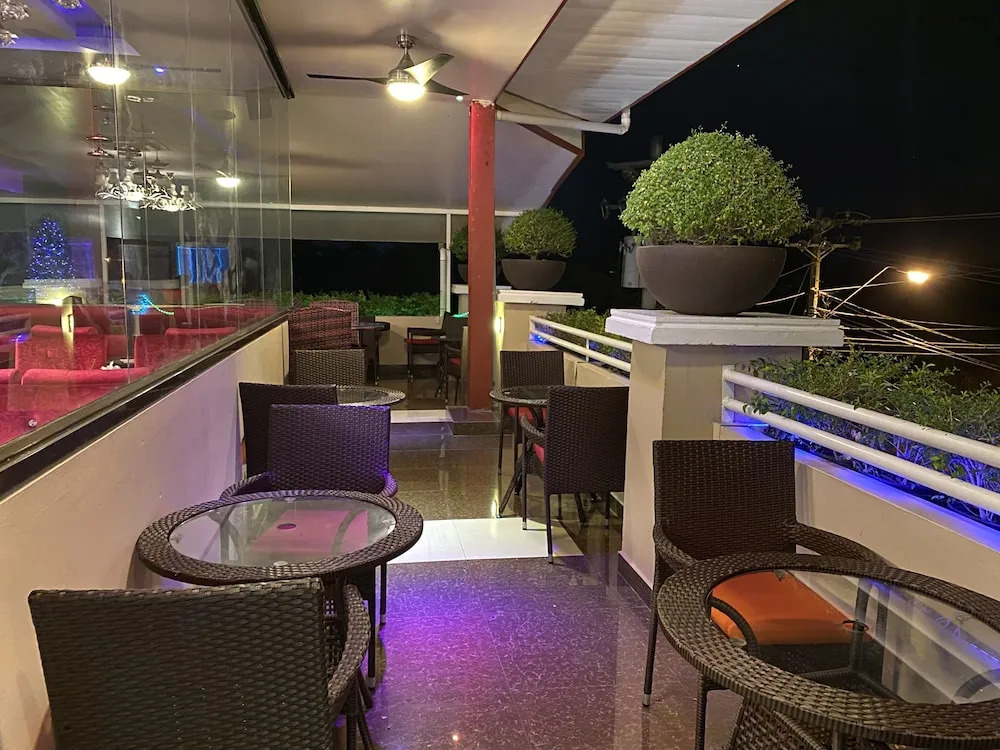 Grand Diamond Hotel Trinidad
