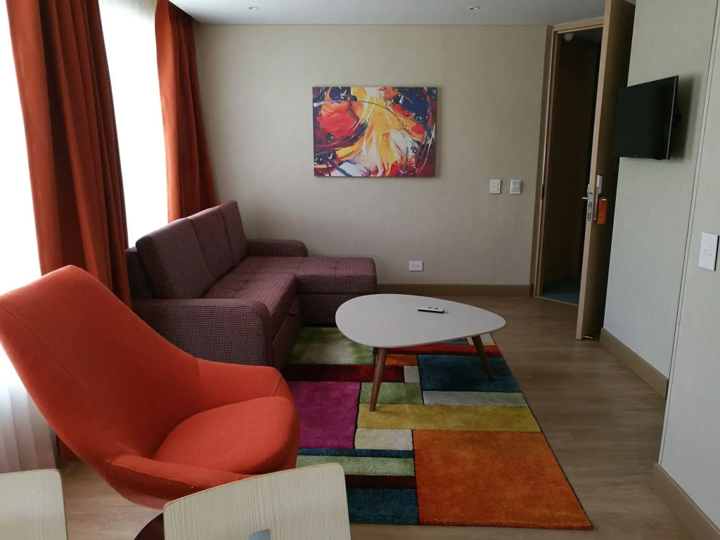 Hotel Plaza Suites