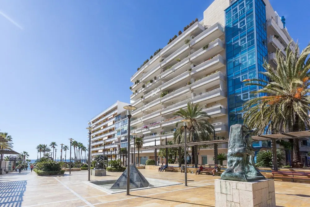 2º MTR - Marbella Temporary Rent 3 bedrooms Av del Mar
