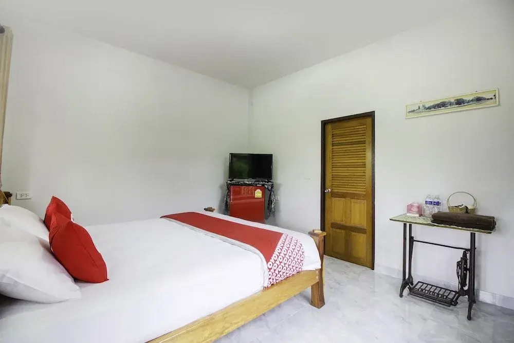 OYO 999 Baan Pak Rom Ruen
