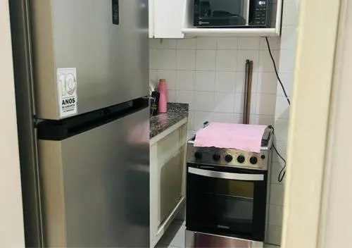 MARAVILHOSO QUARTO E SALA NO LEBLON na Av ATAULFO DE PAIVA