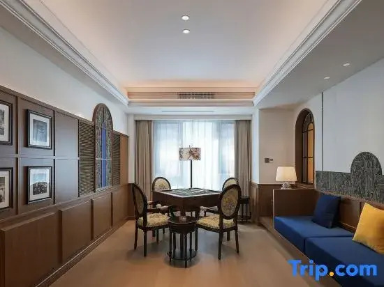 LIZA  HOTEL Republic-era Mansion