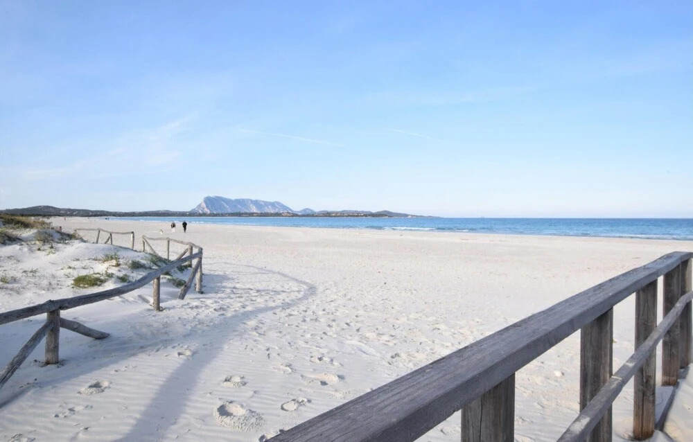 Stunning Home in San Teodoro With Wifi and 2 Bedrooms