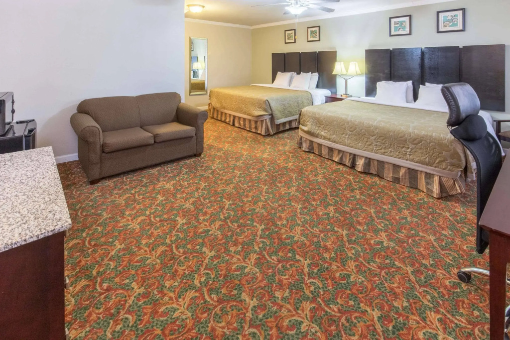 Global Inn
