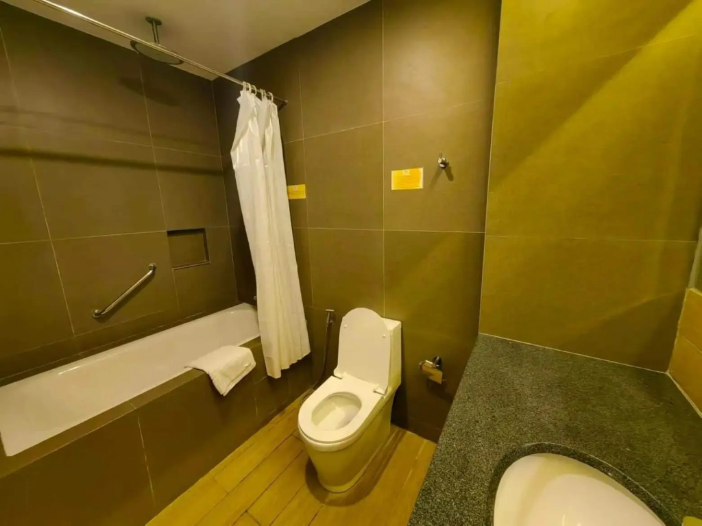 Crown Hotel at Harbour Springs Palawan Managed by Enderun Hotels