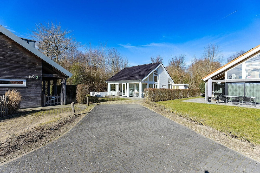 Beachfront Coastal Villa in Renesse for 6