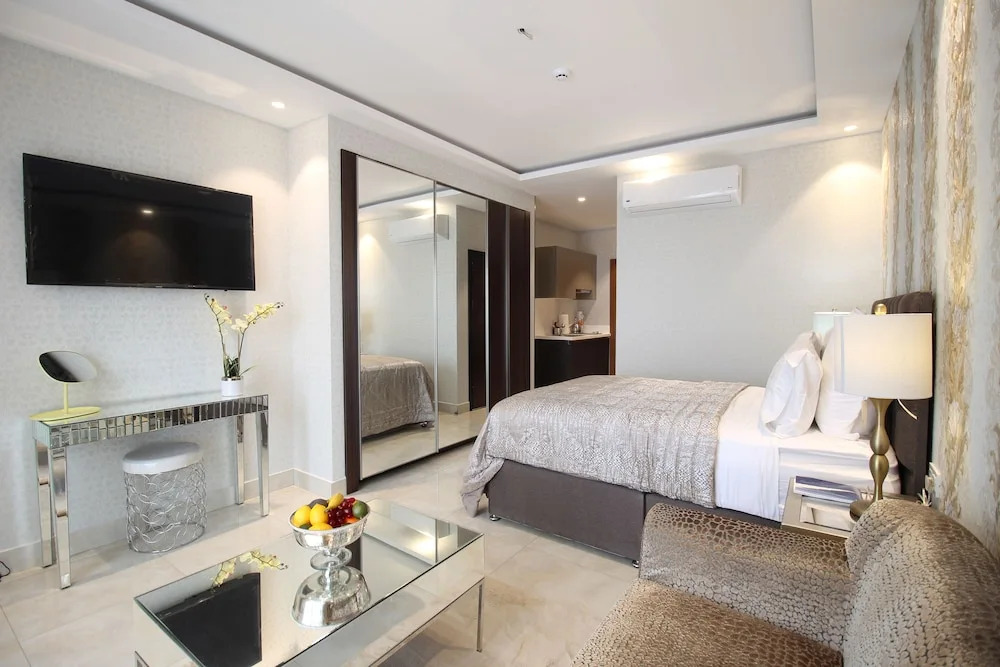 Mirage Residences - Studio Unit