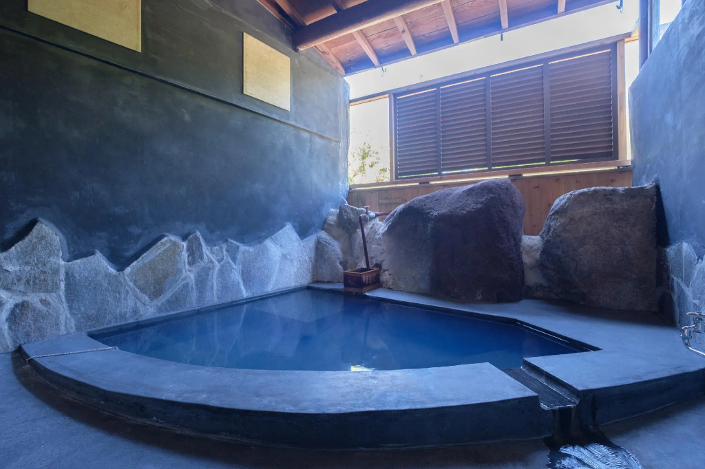 Yufuin Onsen Tsukanoma