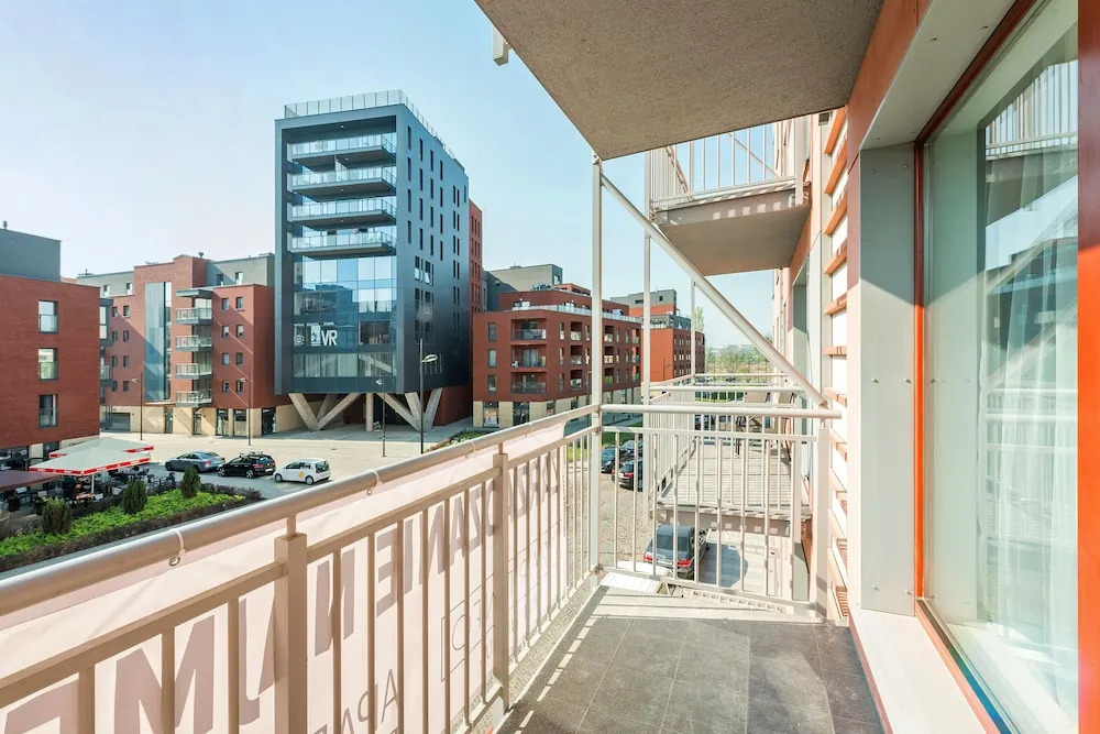 Waterlane Island - Riverview Pool, SPA & Gym by Downtown Apartments