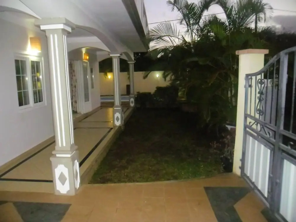 Villa With 6 Bedrooms in Grand Baie, With Private Pool, Enclosed Garde