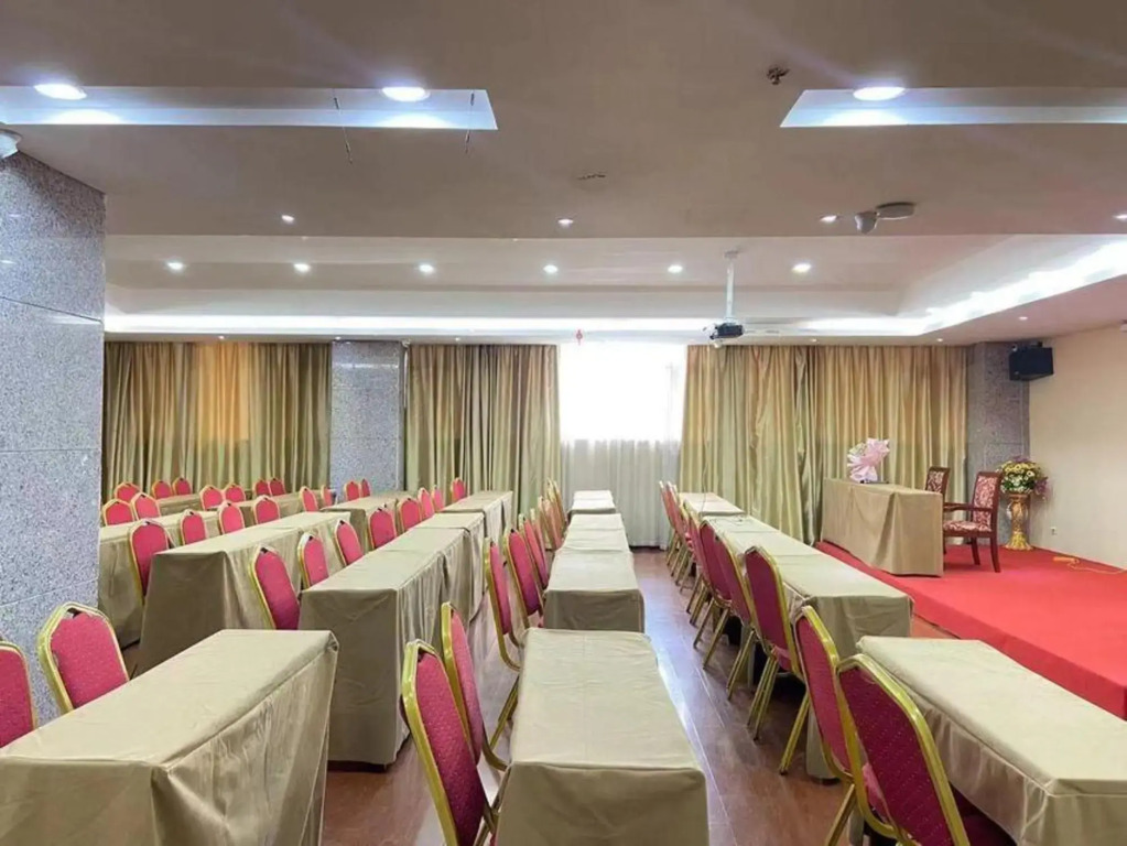 Chunchen Hotel