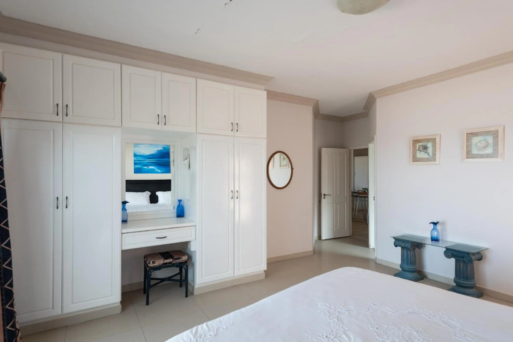 Le Rocella 4 - 2 Adults and 4 children only