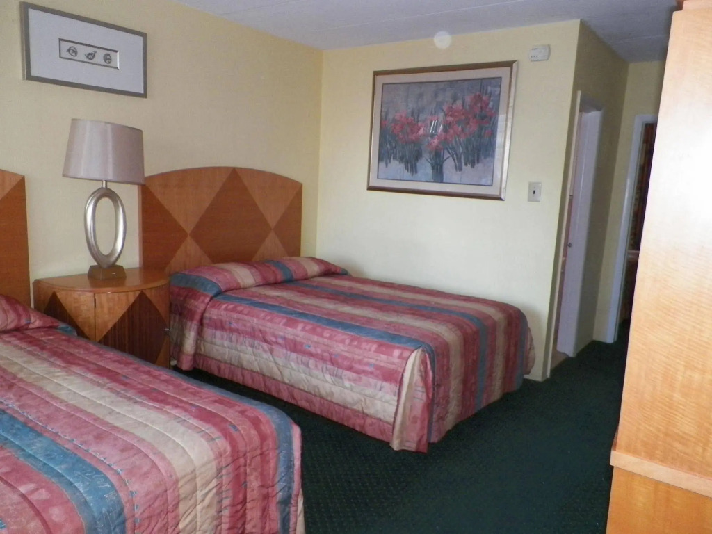 Royal Canadian Motel