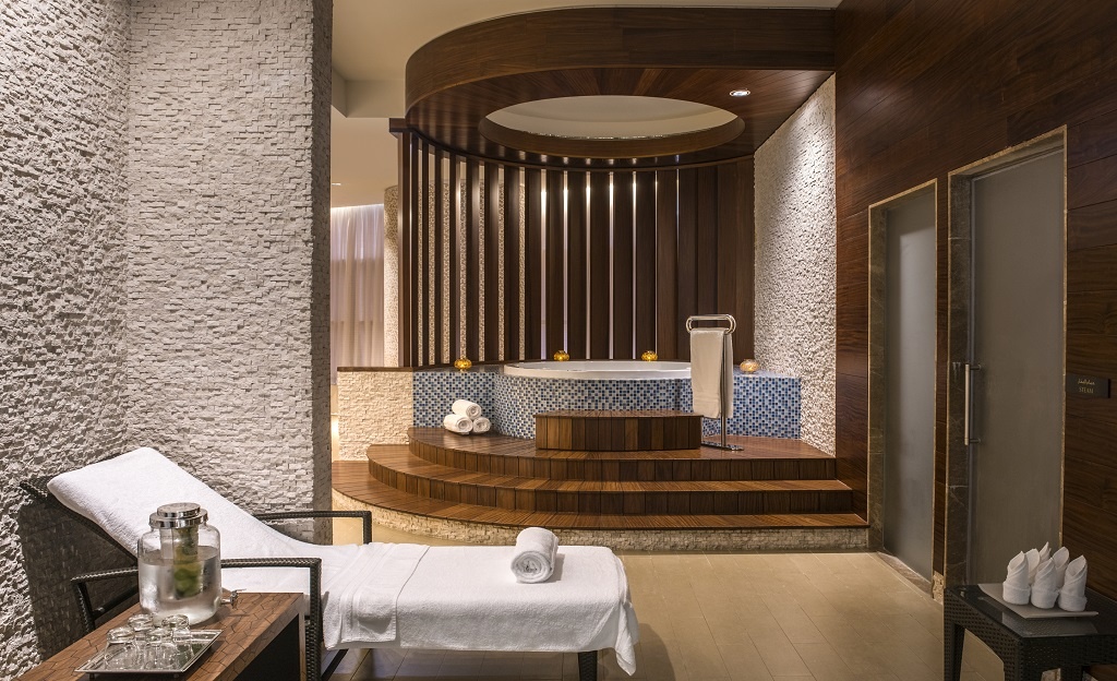 Отель Swissotel Al Ghurair