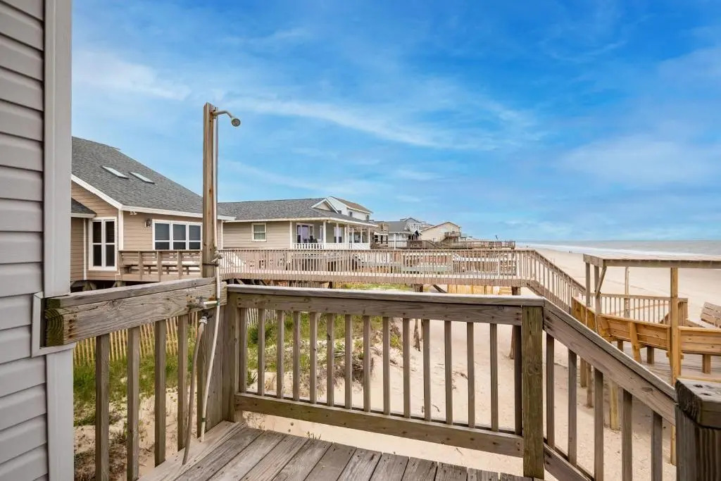 10 Conch Too by Oak Island Accommodations