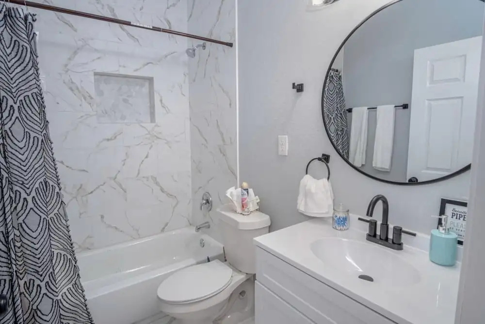 Cozy and Lovely 2BR 2BA Apt#a Near Lively Downtown