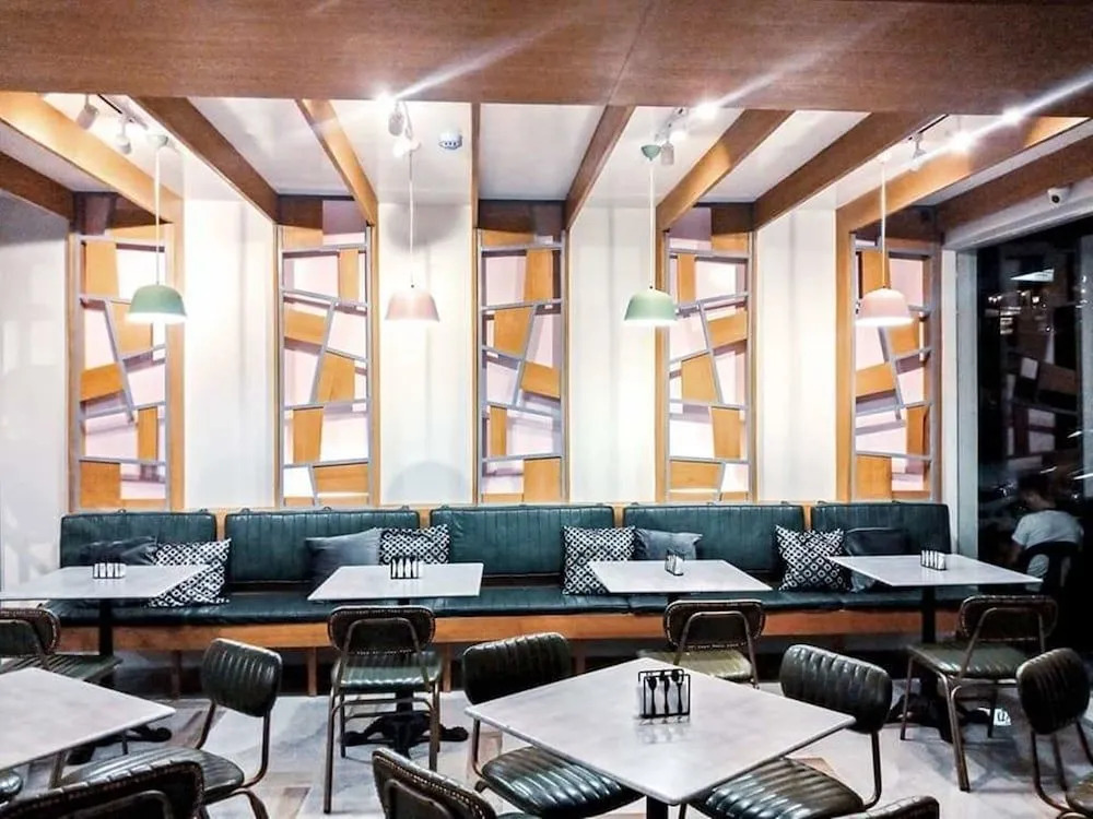 UrbanView at Lacson Street Bacolod City by RedDoorz