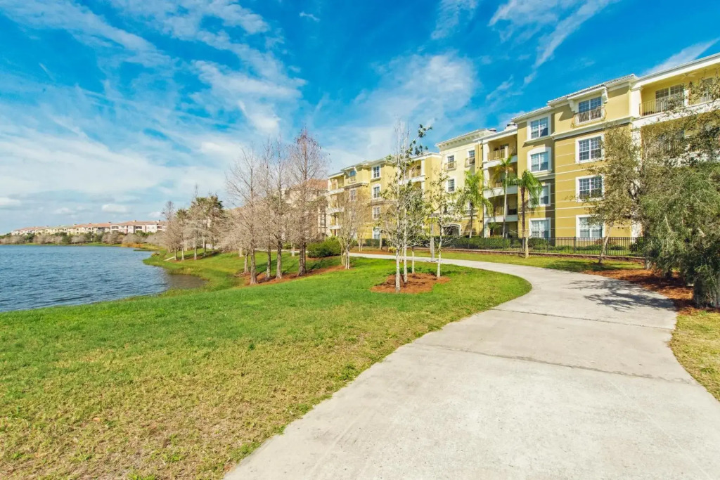 Vista Cay Luxury 4 Bedroom Condo 3117