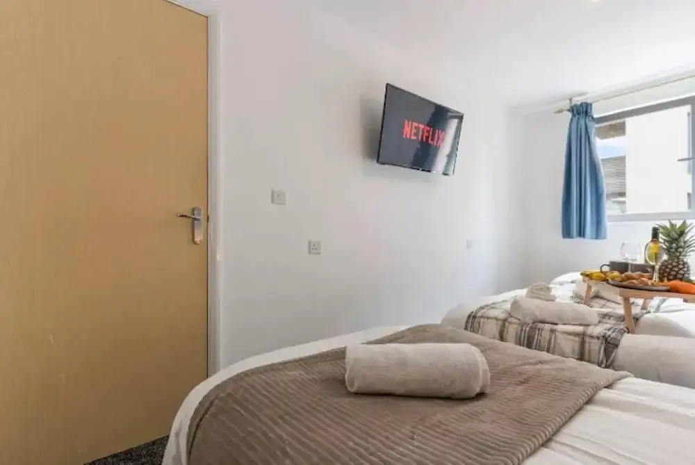 Desert Oasis Sleeps 8 With Parking