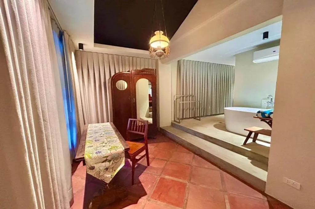 Senare Boracay Hotel