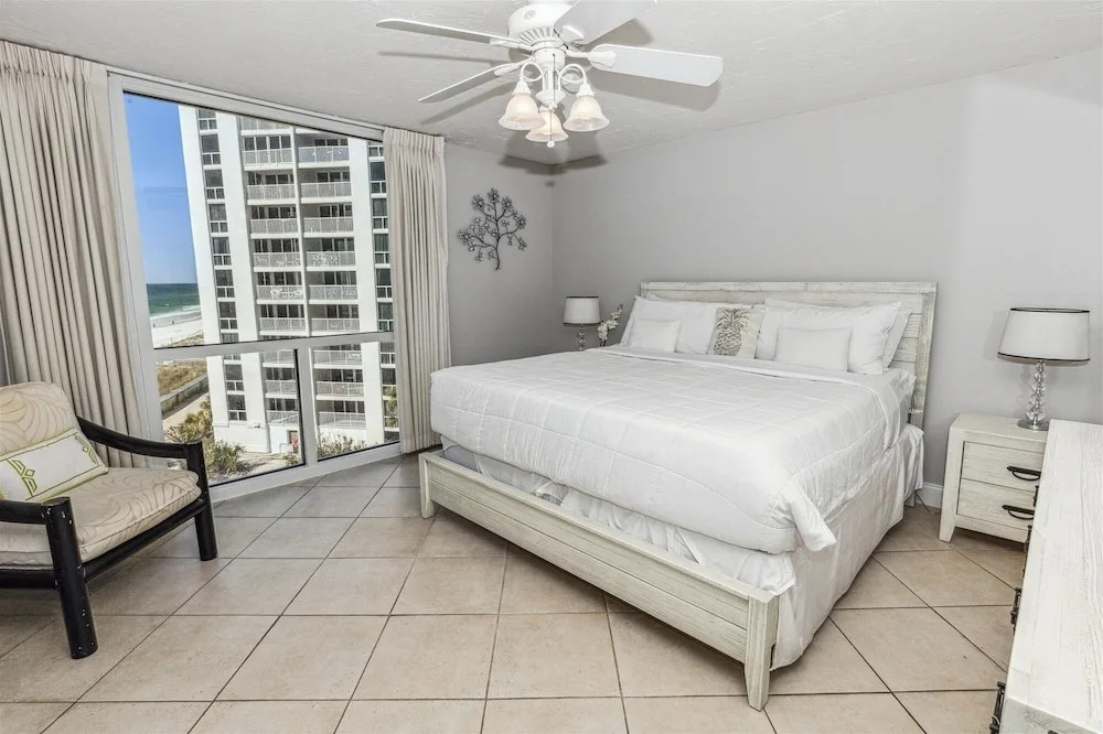 Shoreline Towers 1063 2 Bedroom Condo by RedAwning